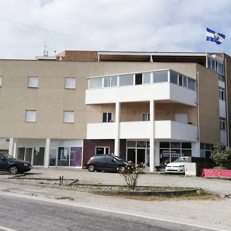 With Mountain View In - 65 Sqm - Terrace Διαμέρισμα *
